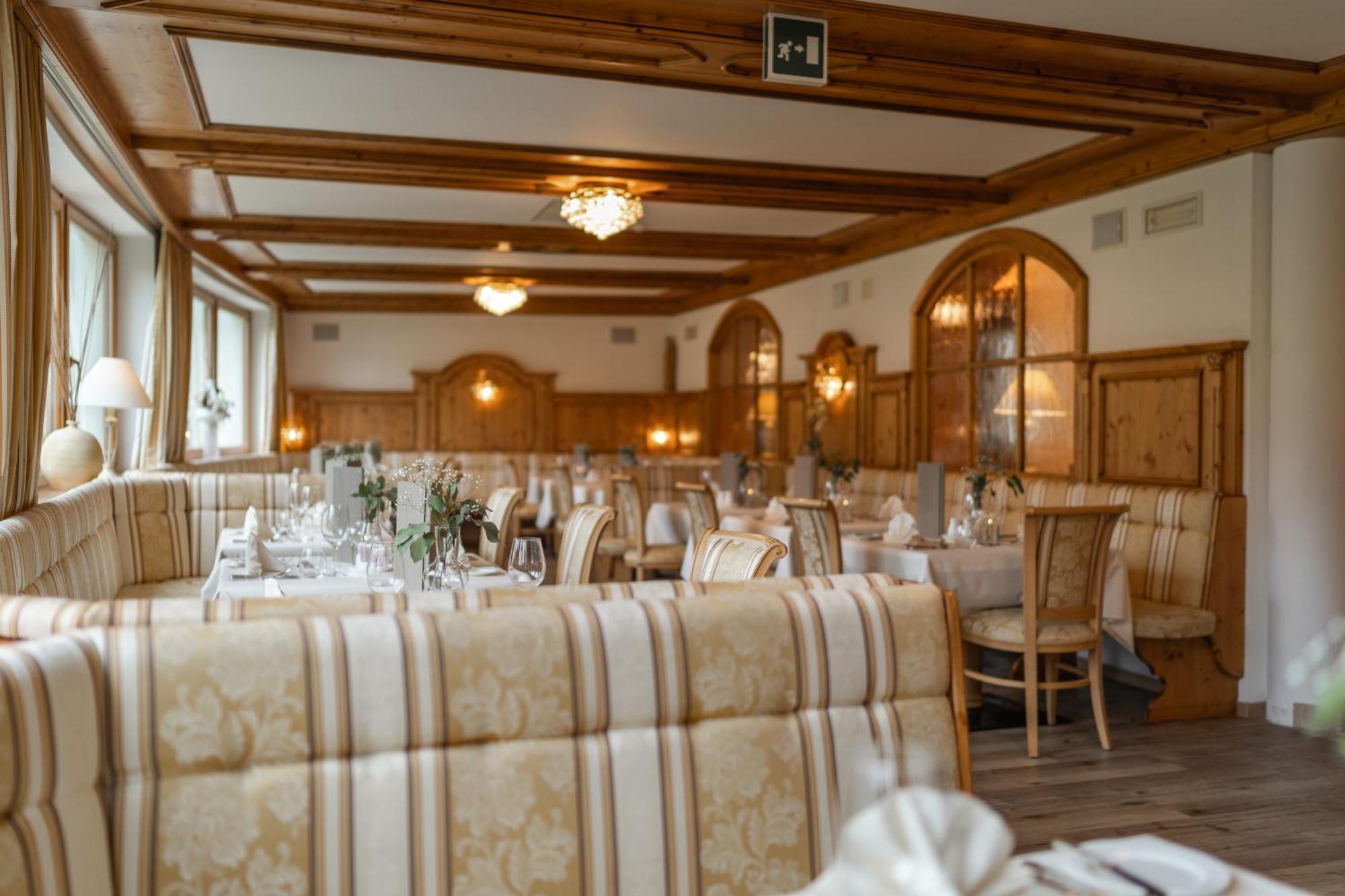 Hotel Asterbel Брайес  Экстерьер фото