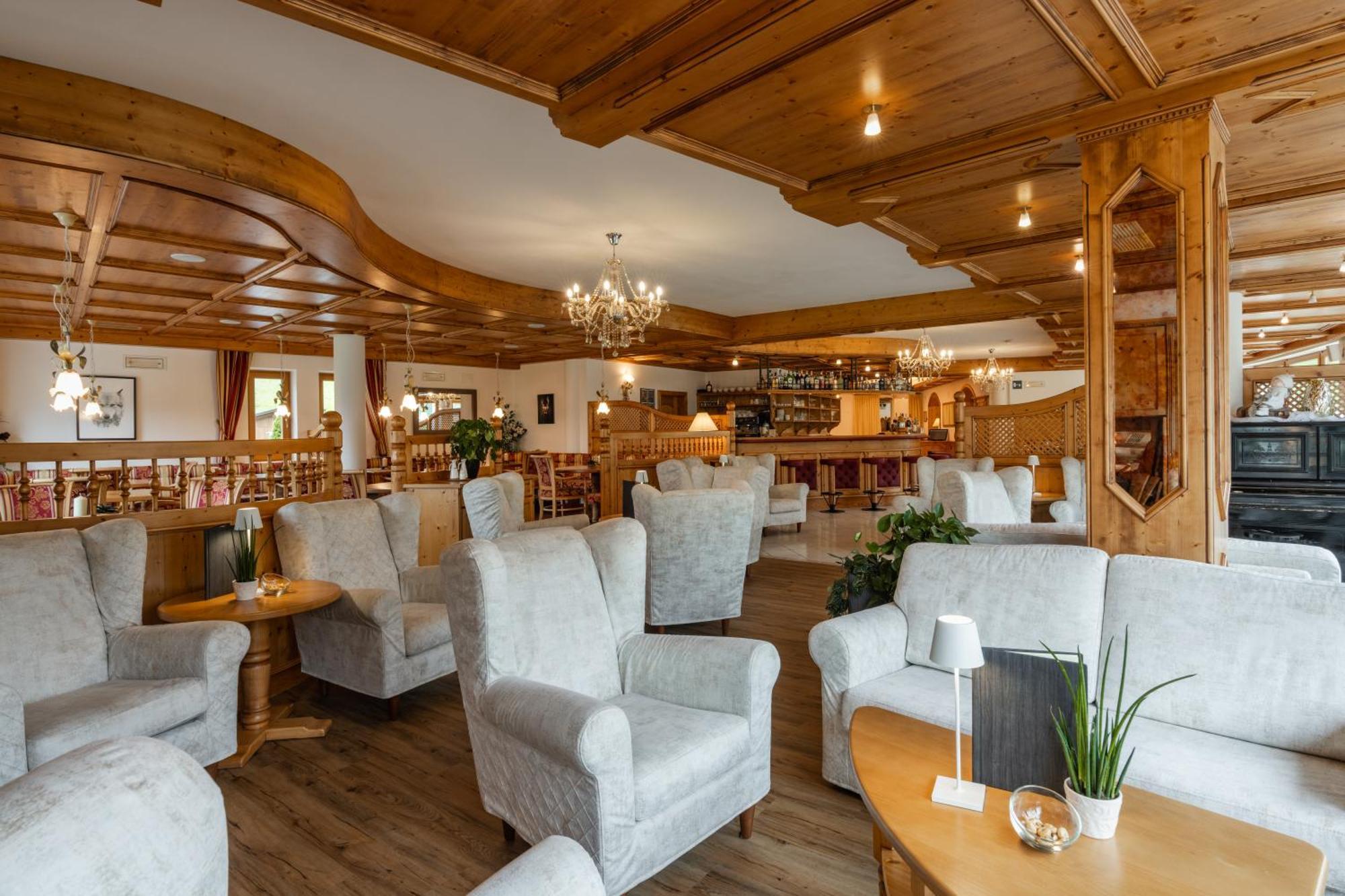 Hotel Asterbel Брайес  Экстерьер фото