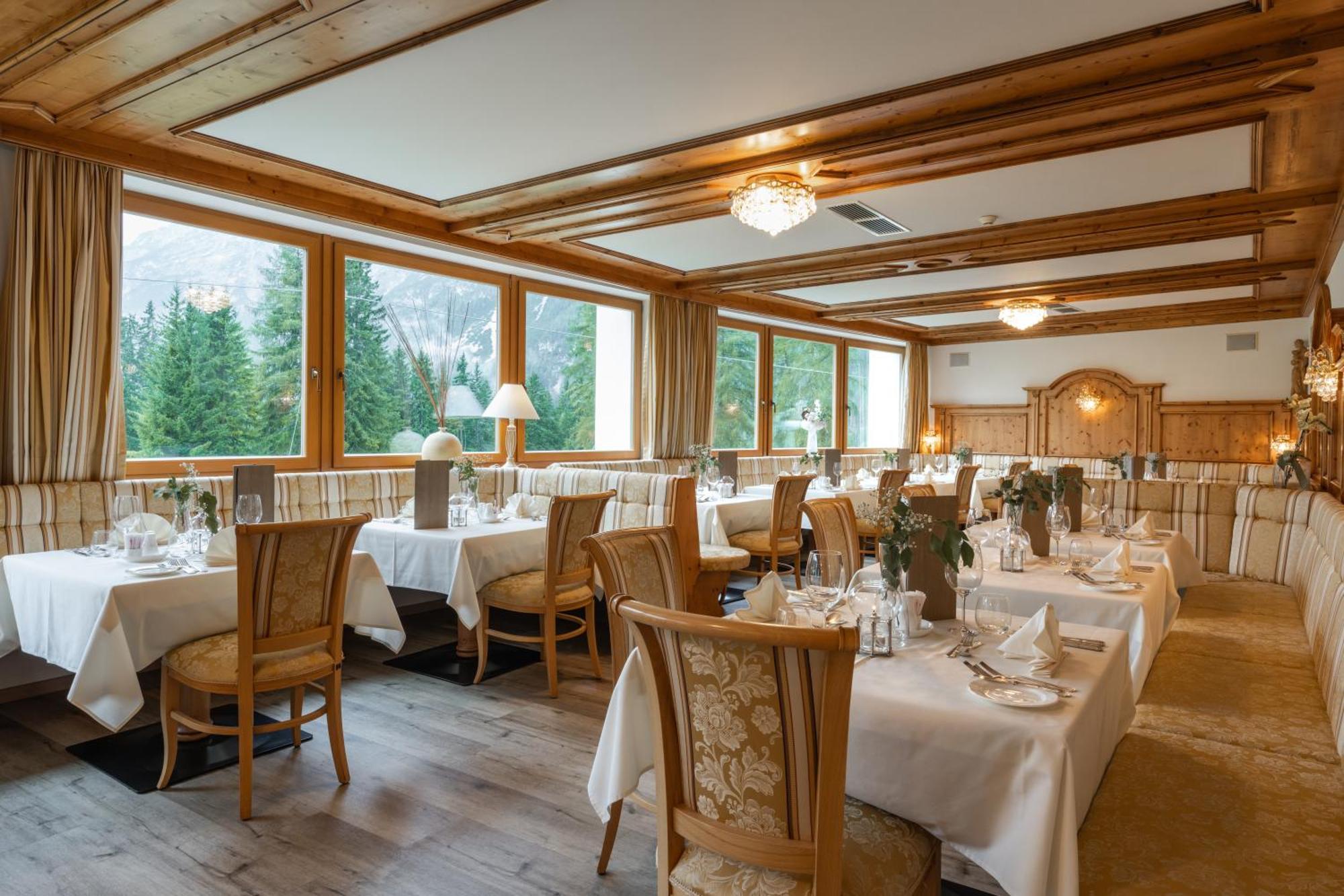 Hotel Asterbel Брайес  Экстерьер фото